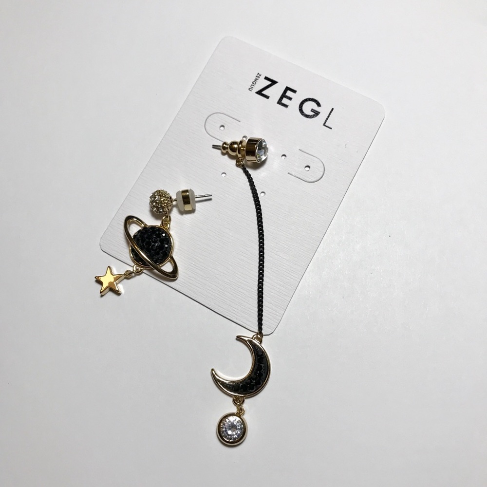 NWOT asymmetric earrings | star🌟& moon🌙